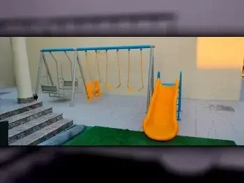 الخيام والأنفاق ودور العرض  - أكثر من 12 سنة  - أسود