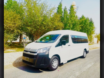 Toyota  Hiace  4 Cylinder  VAN  White  2025