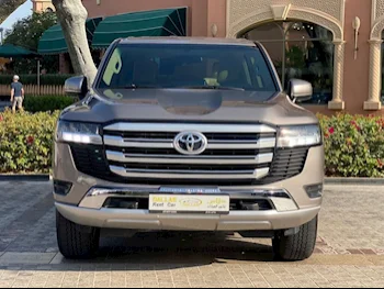 Toyota  Land Cruiser  6 Cylinder  SUV 4x4  Brown  2022