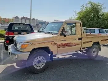 تويوتا  لاند كروزر  ال اكس  2023  عادي  0 كم  6 سلندر  دفع رباعي  بيكب  بيج  تحت الضمان