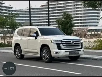 تويوتا  لاند كروزر في اكس ار  إس يو في 4 في 4  أبيض  2022
