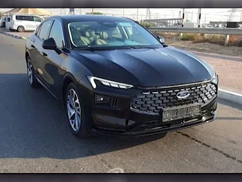 Ford  Taurus  4 Cylinder  Sedan  White  2023