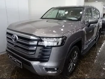 تويوتا  لاند كروزر  جي اكس ار توين توربو  2023  اوتوماتيك  0 كم  6 سلندر  دفع رباعي  اس يو في  برونزي  تحت الضمان