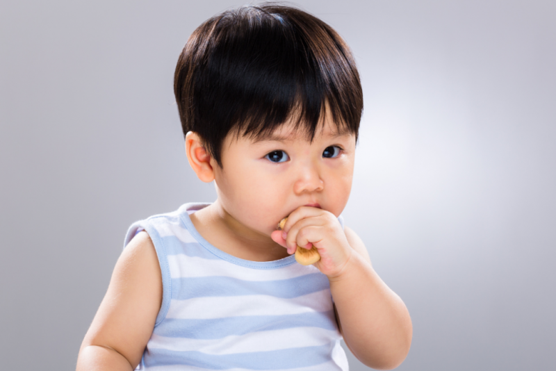 När kan en bebis äta majskrokar