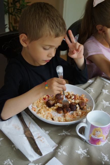 makaroner och köttbullar (7)