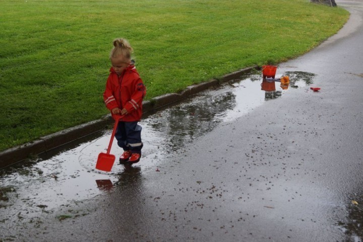 mybabydolls in the rain (2)