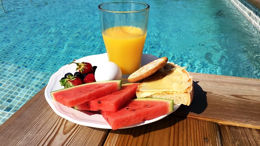 poolfrukost