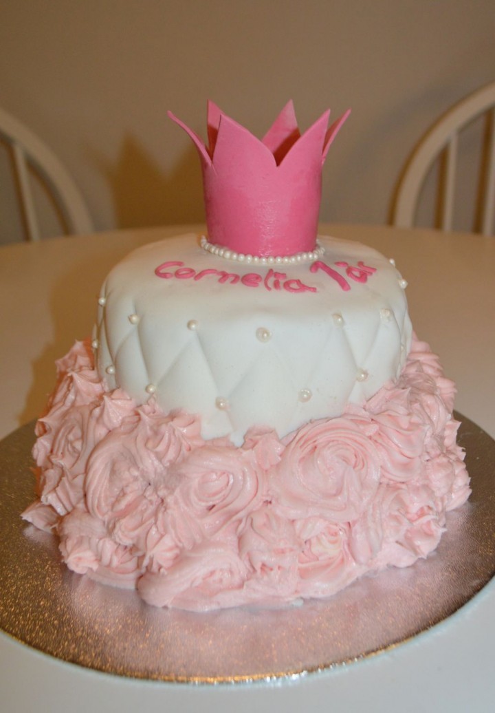 1 års tårta rosavit (1)