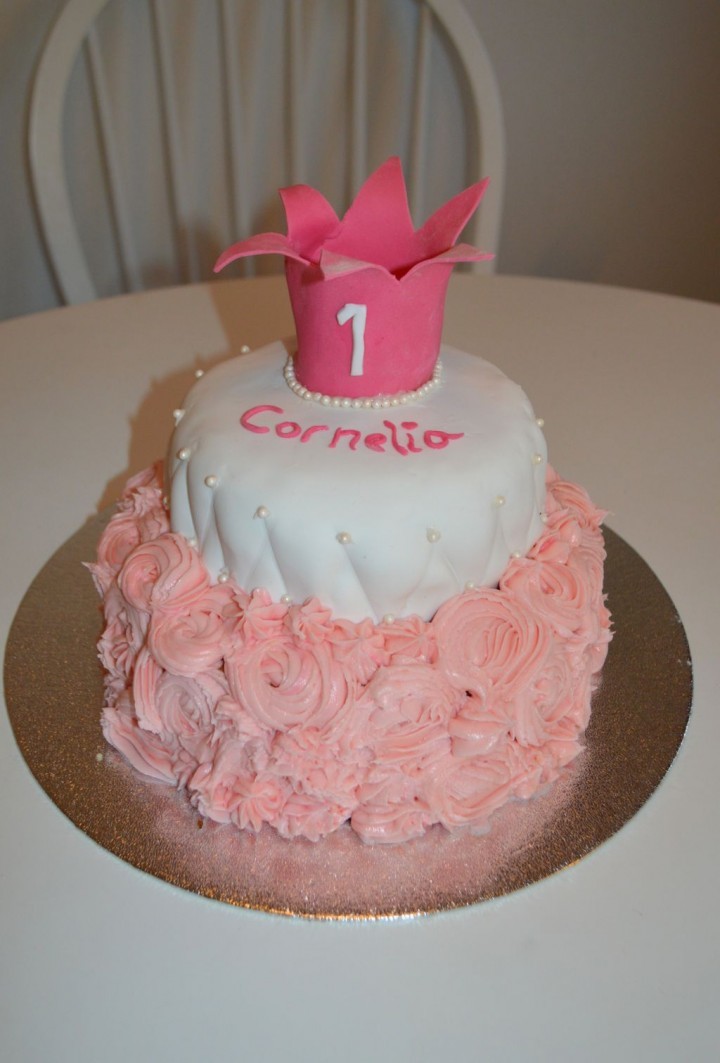 1 års tårta rosavit (9)