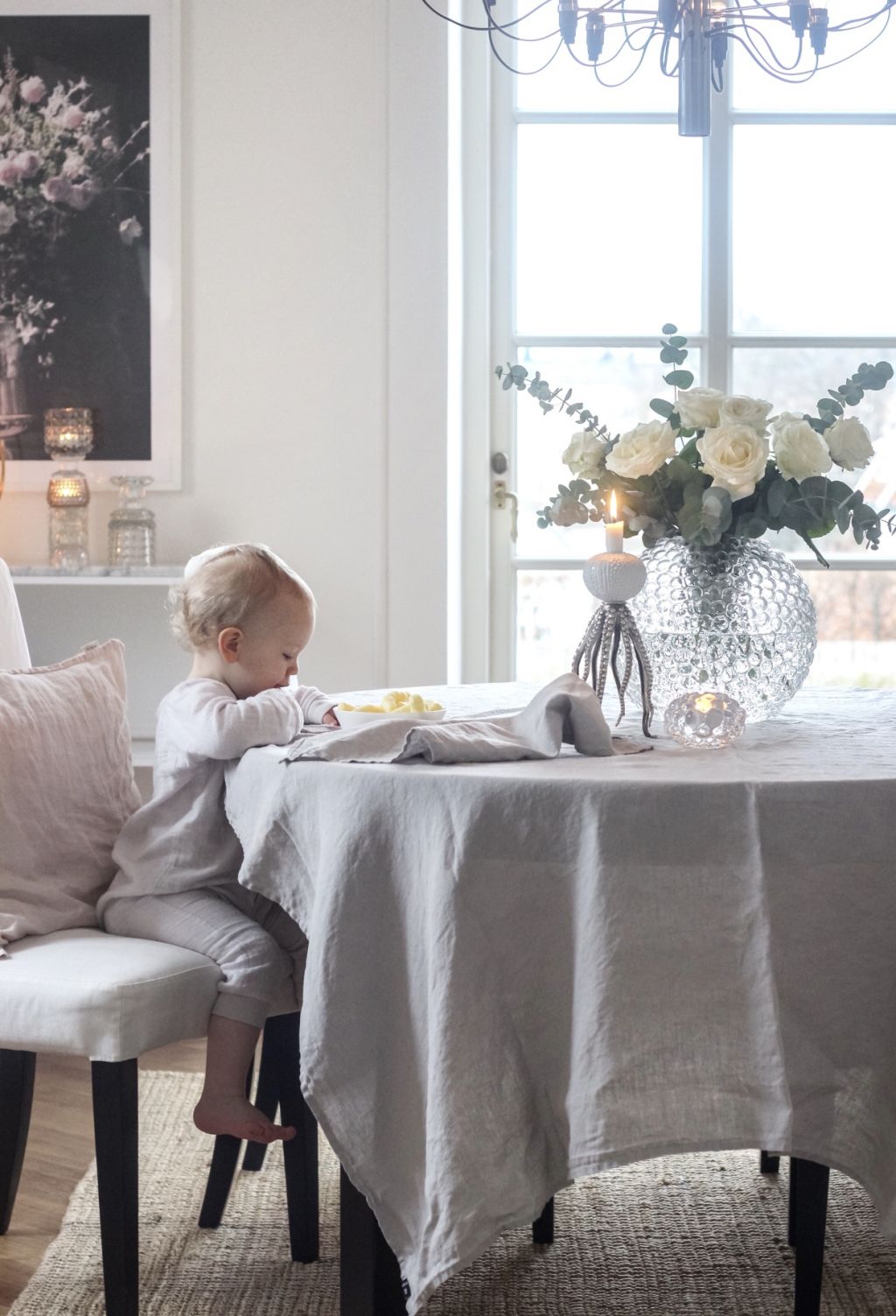 Min älskade lille sjukling ❥ tar en liten fikapaus i sin pyjamas från Konges Sløjd som matchar perfekt med min älsklingsduk från Himla ❥