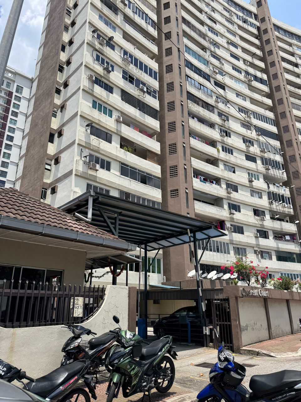 Crescent Court
