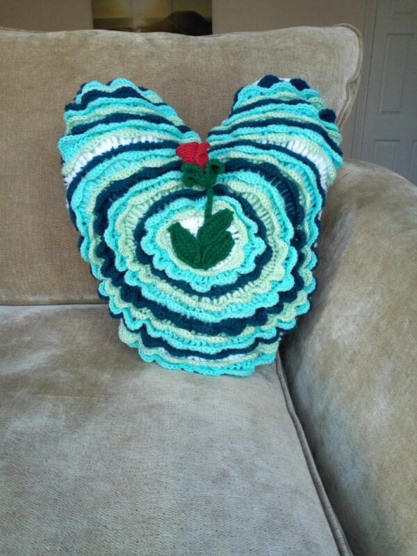 zahra heart pillow pattern - main product image