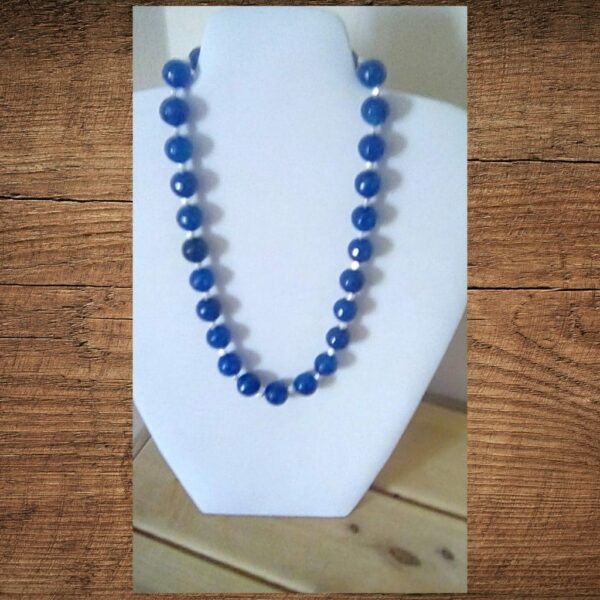 160 cts Blue coloured quartz rounds with silver Crystal small beads - main product image