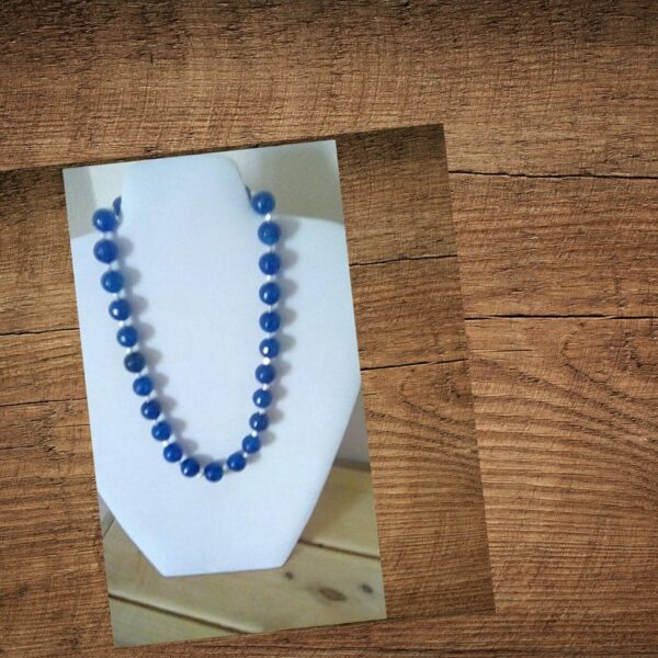 160 cts Blue coloured quartz rounds with silver Crystal small beads - product image 2