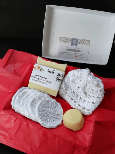 Vegan soap & bath melt gift box with 100% cotton scrubbies & soap bag pamper set plastic free - main product image