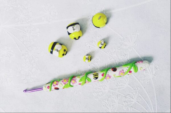 Size 3 bees and ladybirds polymer clay crochet hook and stitch markers - main product image