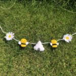 Bee decorative hanging garland, bee home decor wall hanging