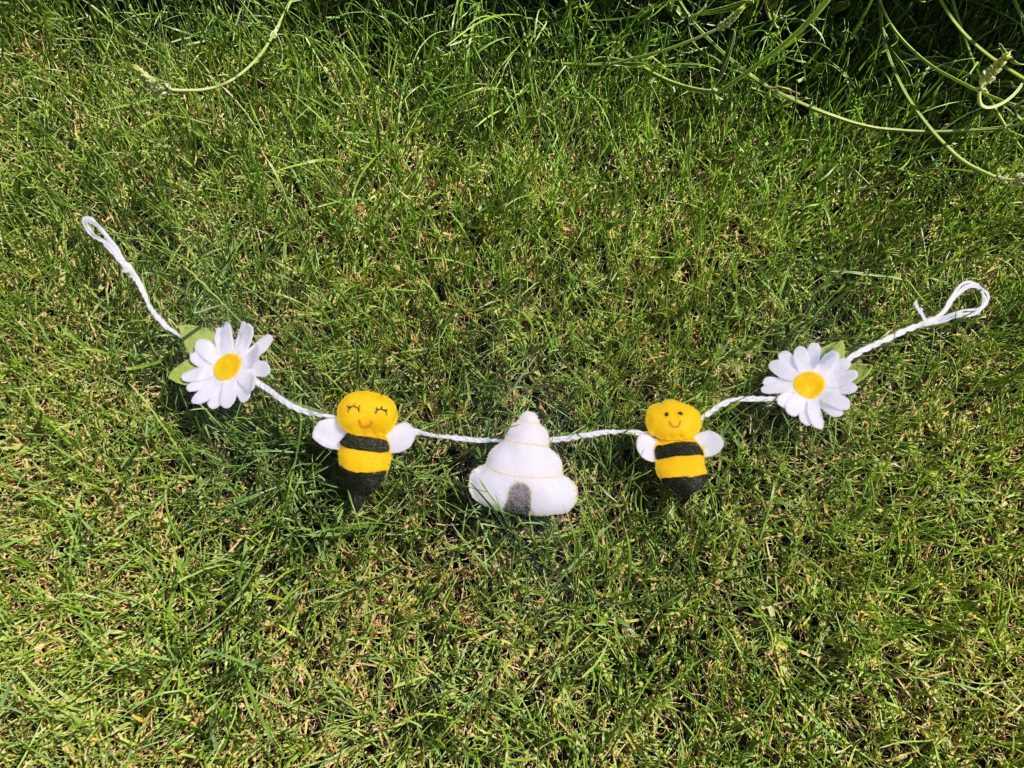 Bee decorative hanging garland, bee home decor wall hanging
