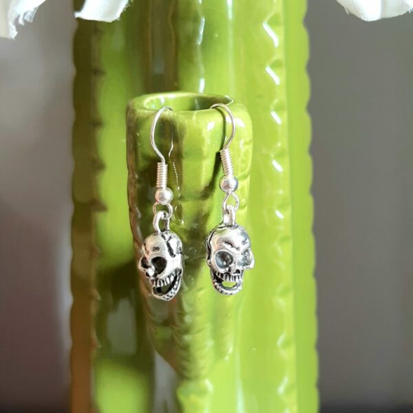 Silver skull earrings - main product image