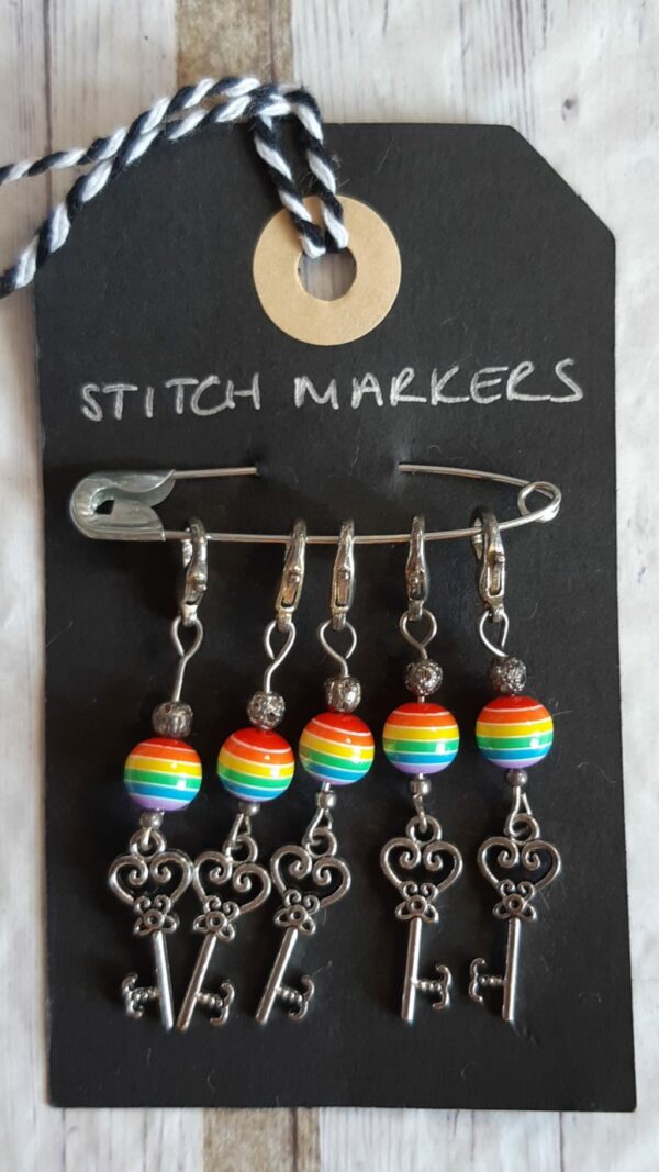 Set 5 stitch markers- rainbow themed - main product image