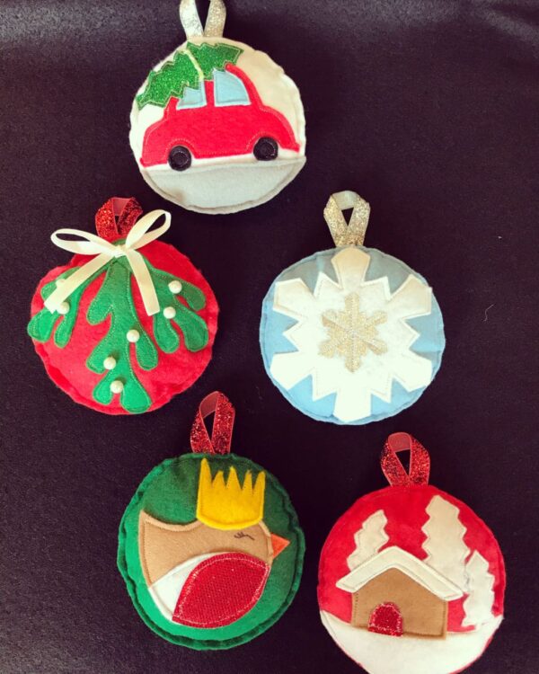 Rockin’ around the Christmas tree 🎄 bauble set - main product image