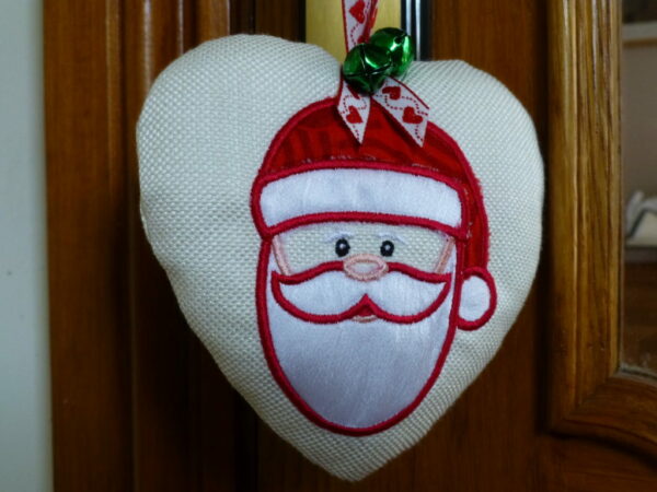 Christmas Santa heart decoration door hanger - product image 2