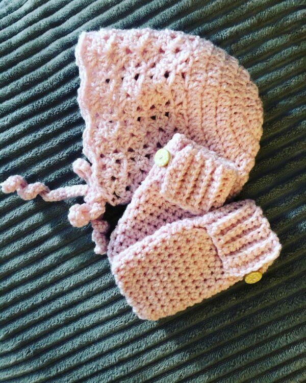 Newborn bonnet & mittens - main product image