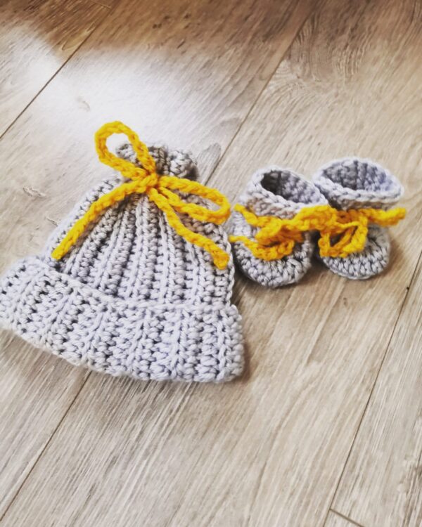 Hat and bootie set - main product image