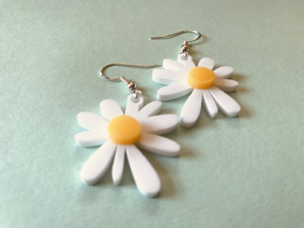 Daisy Earrings | Lasercut Acrylic Daisy Earrings | Daisy Flower Earrings - product image 4