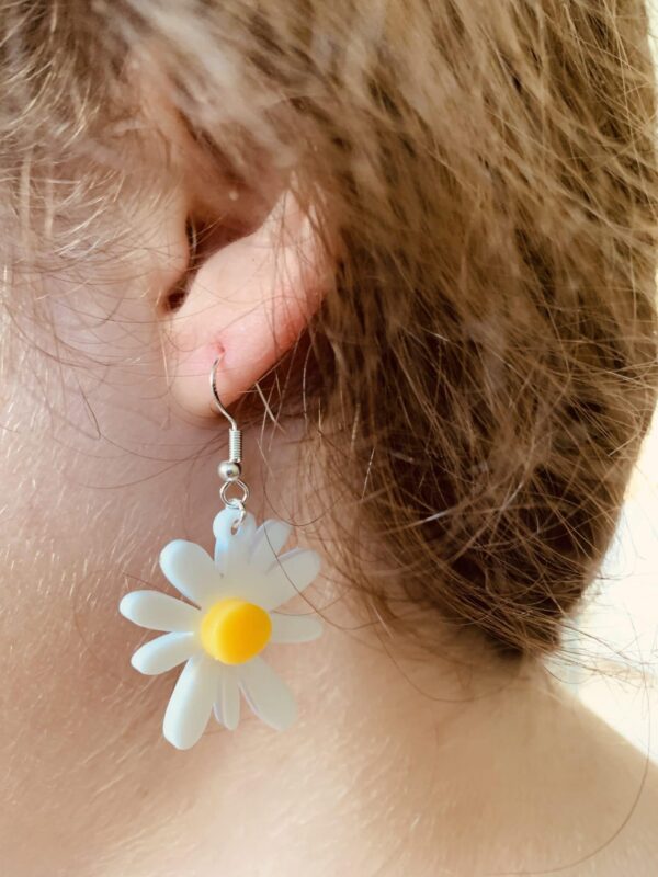 Daisy Earrings | Lasercut Acrylic Daisy Earrings | Daisy Flower Earrings - product image 2