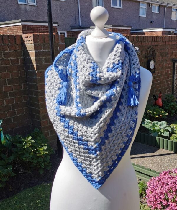 Triangle scarf - main product image