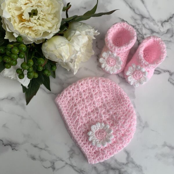 Daisy hat and booties - main product image