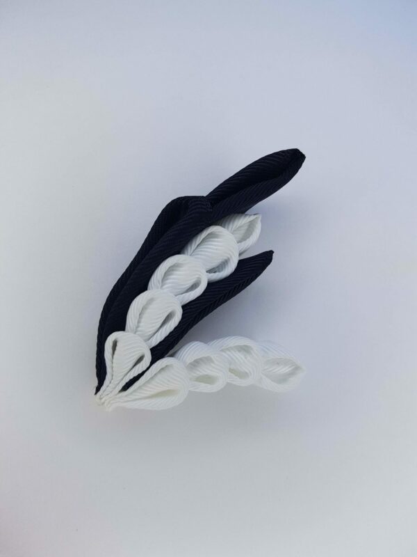 Pea Pods Brooch - product image 2