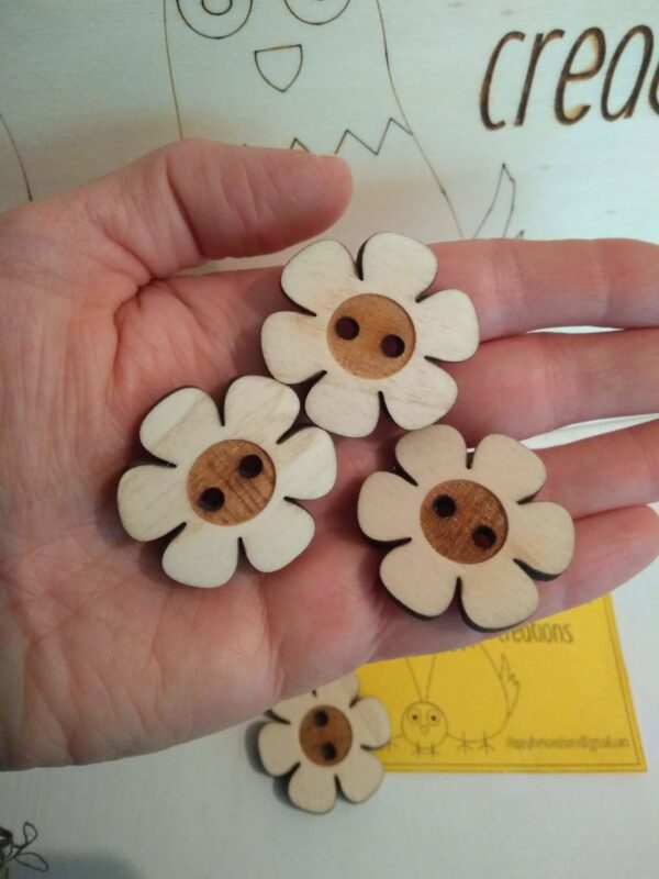 Large flower buttons - product image 2