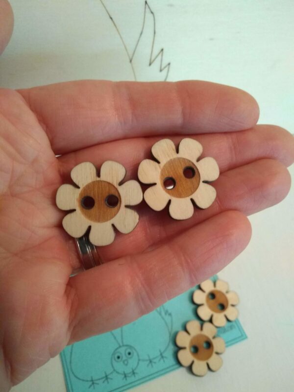 Medium sized buttons - product image 2