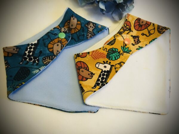 Jungle print bandana style dribble bib set - product image 2