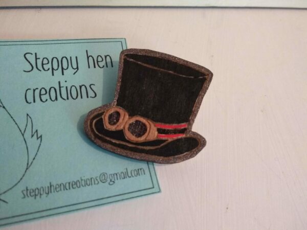 Steampunk top hat and goggles brooch - main product image