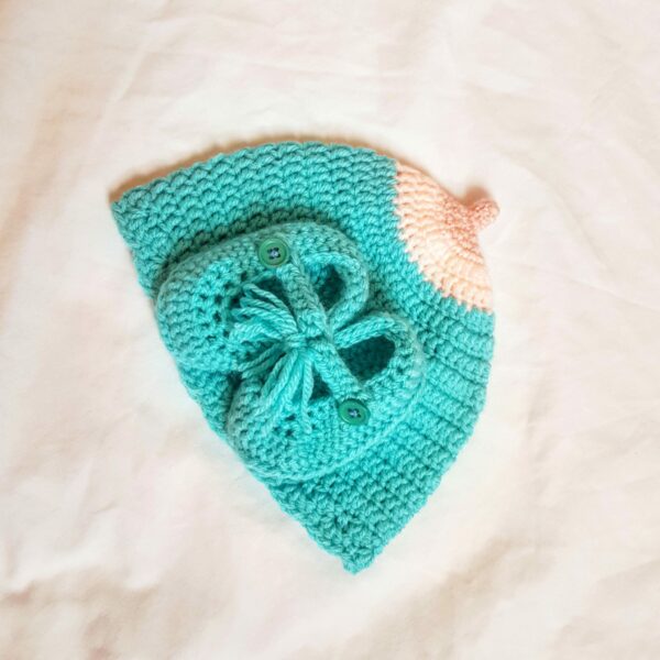 Boobie beanie and booties - main product image