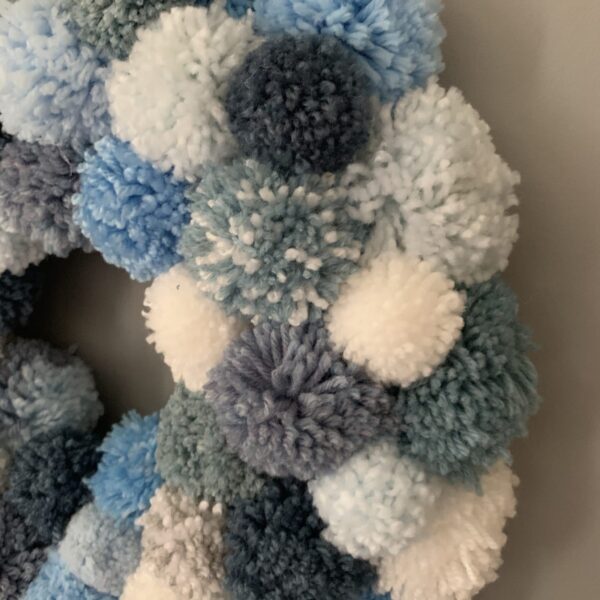 Blue mix Pom Pom wreath L - product image 2