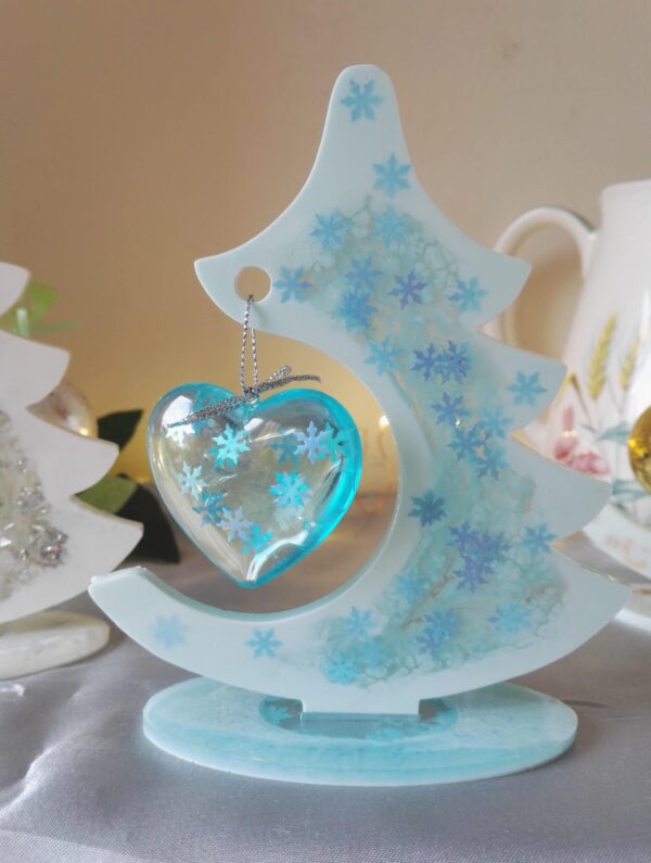 Resin Christmas tree - product image 4