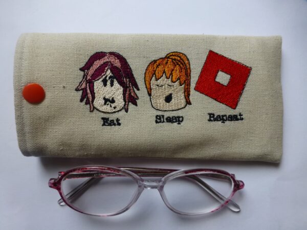 Glasses case for girl gamer – gaming enthusiast gift - main product image