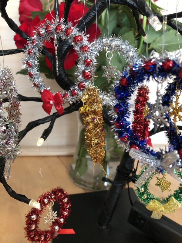 3 Pretty Christmas wreaths - main product image