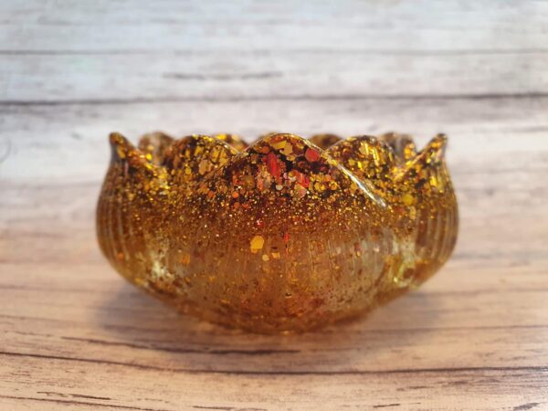 Resin Lotus Tealight Holder - product image 2