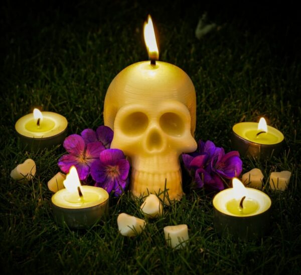 Welsh Beeswax Halloween Skull Candle set – tealight candles and wax melts included - main product image