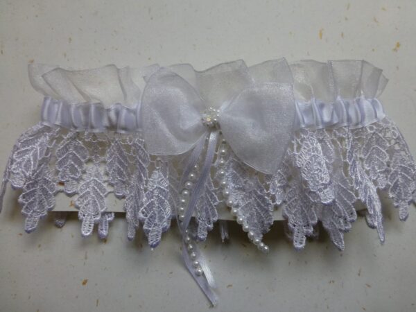 Guipure lace wedding garter - main product image