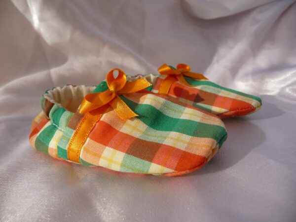 Baby shoes/booties - product image 2