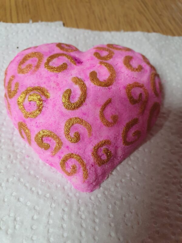 Heart bath bomb - main product image