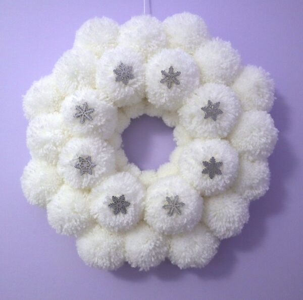 Pom Pom wreath - product image 3