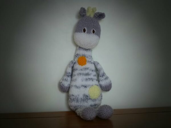 Knitted toy giraffe - main product image