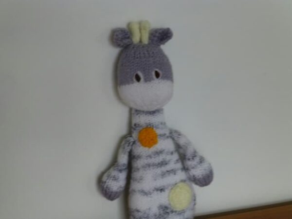 Knitted toy giraffe - product image 2